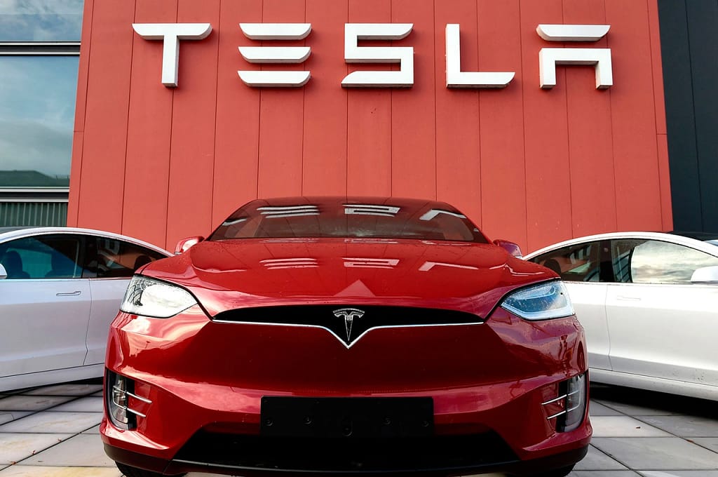A Deep Dive into Electric and Autonomous Vehicles 4 1 1
